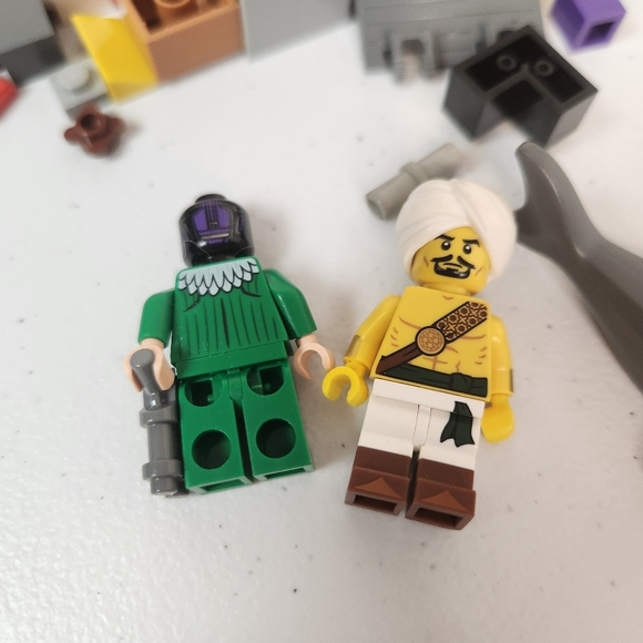 Lego Lot Of Loose Pieces Parts Blocks Minifig Minifigures Shark - Picture 2 of 10